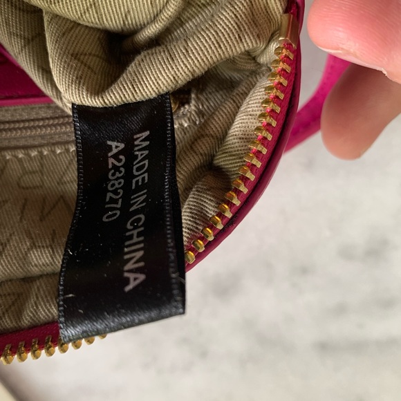 Isaac Mizrahi Bridgehampton Quilted Crossbody Purse.Rare Hot Pink, NWOT, Leather - Picture 8 of 11